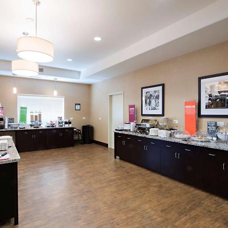 Hampton Inn Saskatoon South Экстерьер фото