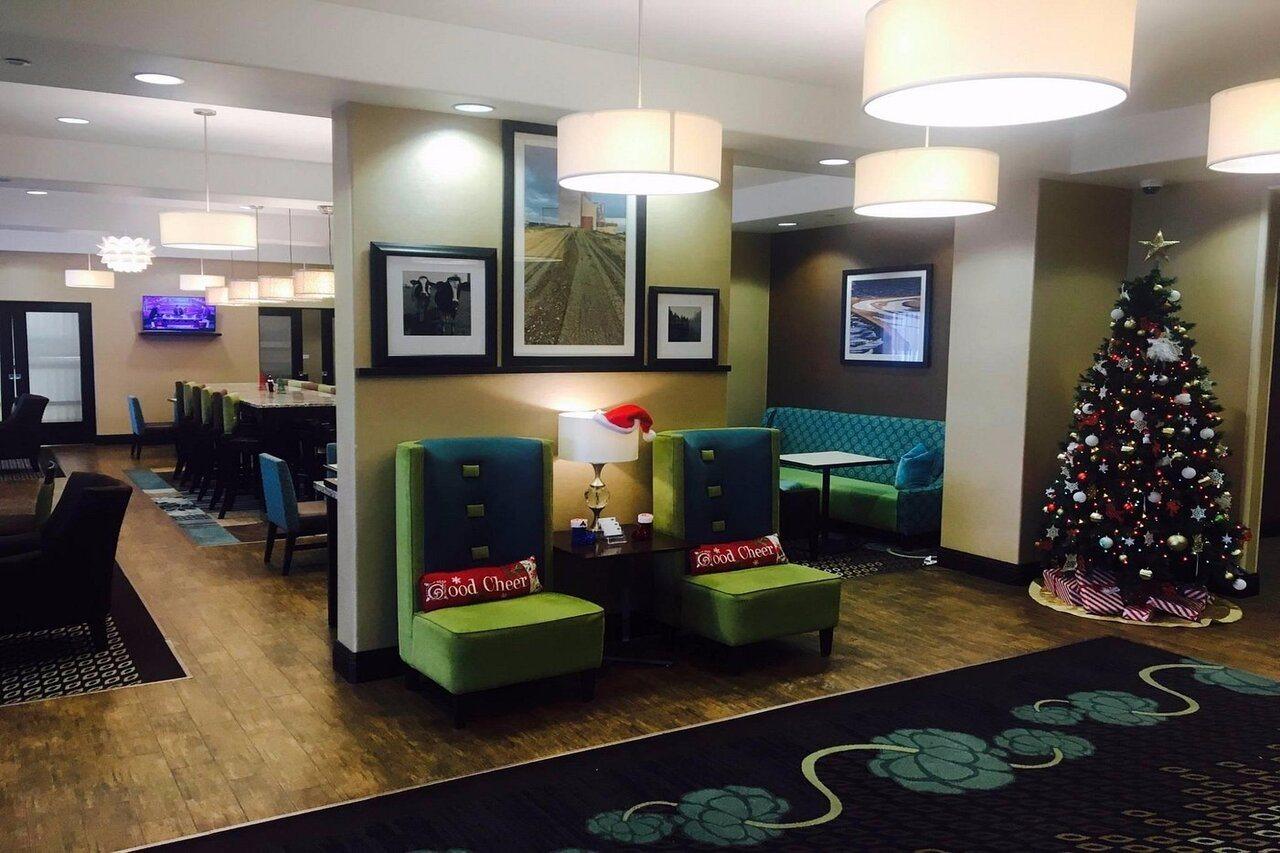 Hampton Inn Saskatoon South Экстерьер фото