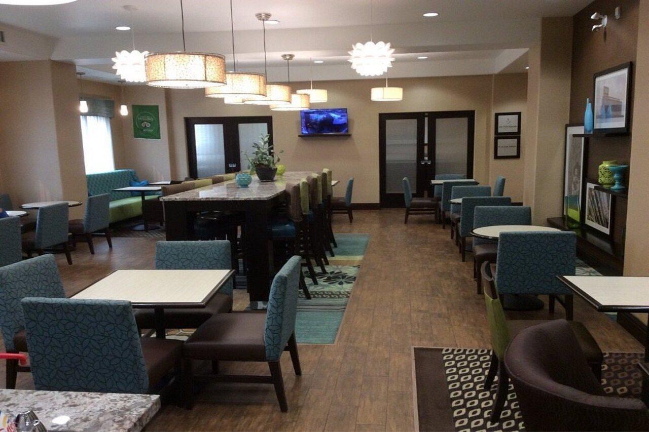 Hampton Inn Saskatoon South Экстерьер фото