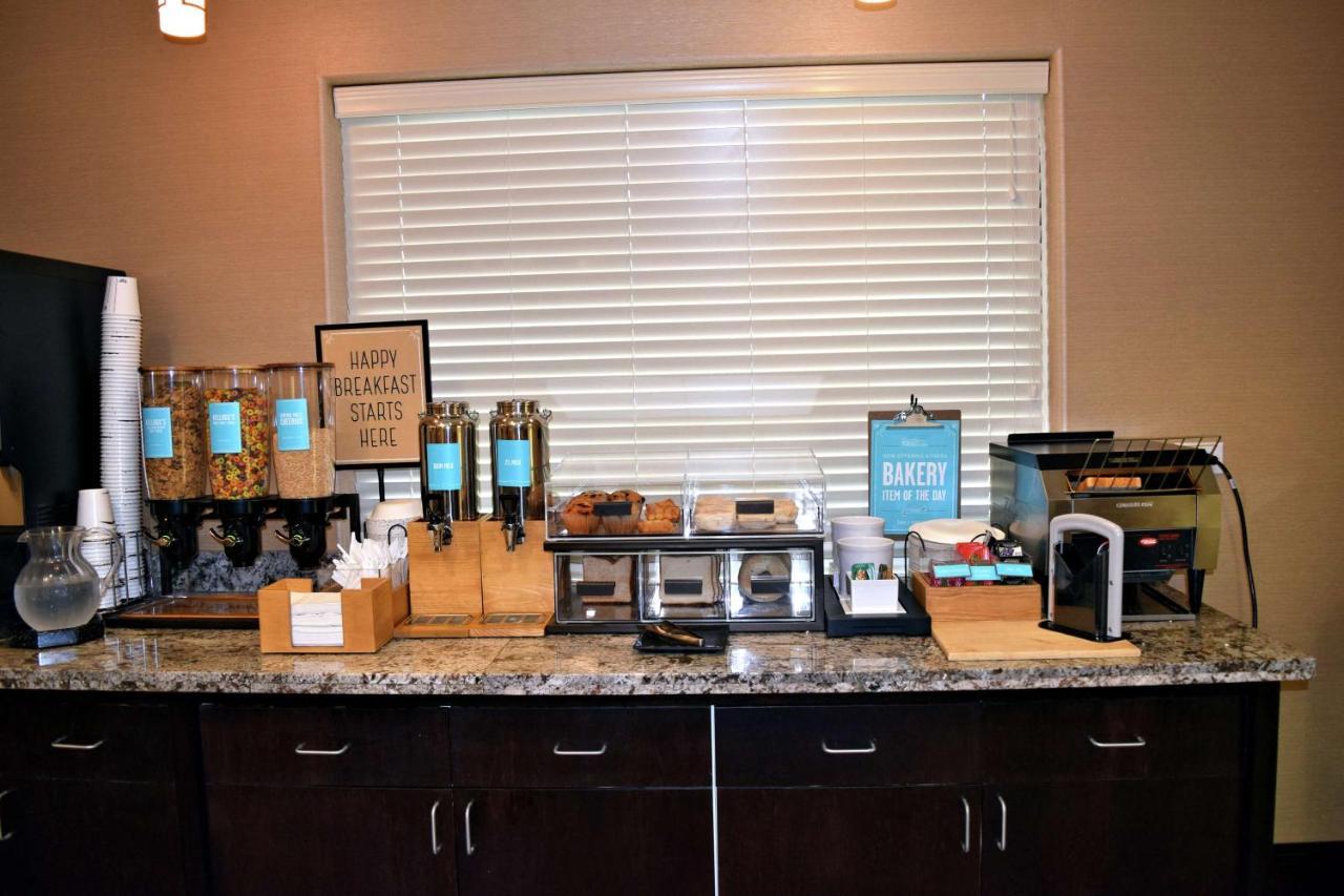 Hampton Inn Saskatoon South Экстерьер фото