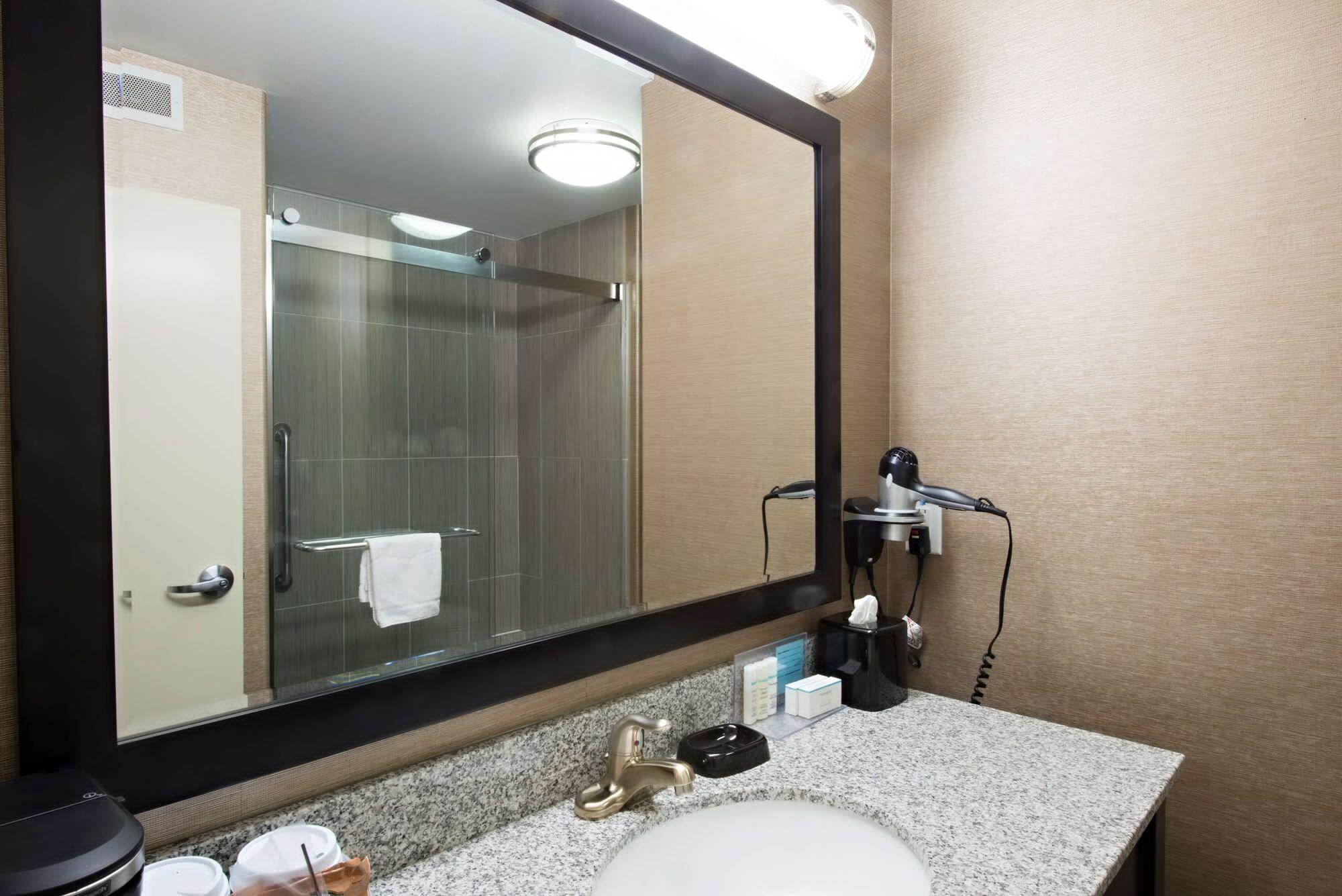 Hampton Inn Saskatoon South Экстерьер фото