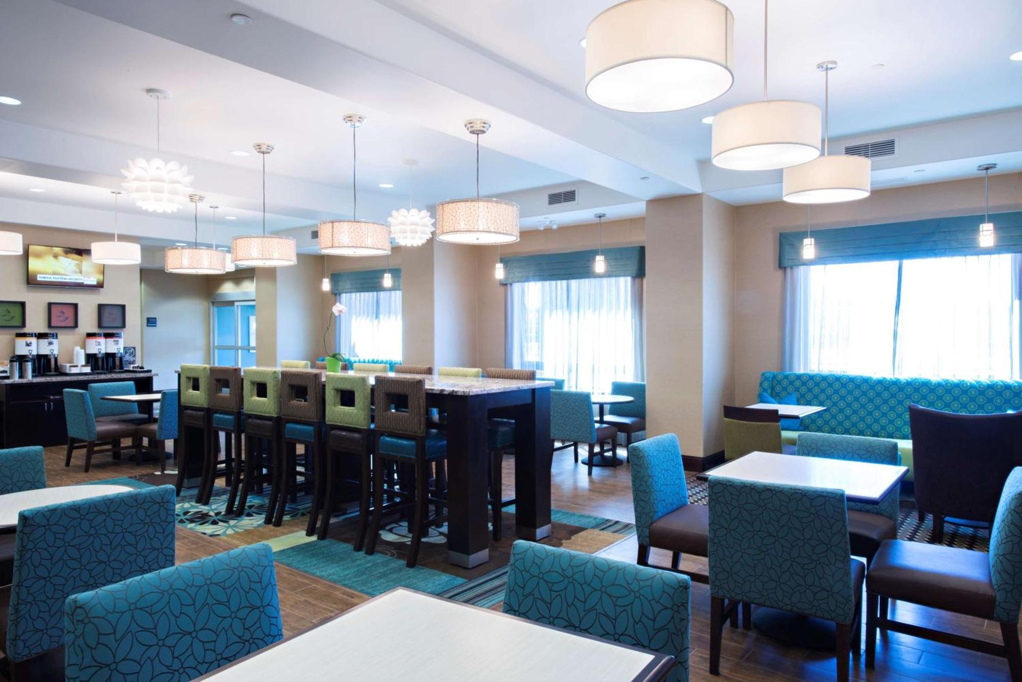 Hampton Inn Saskatoon South Экстерьер фото