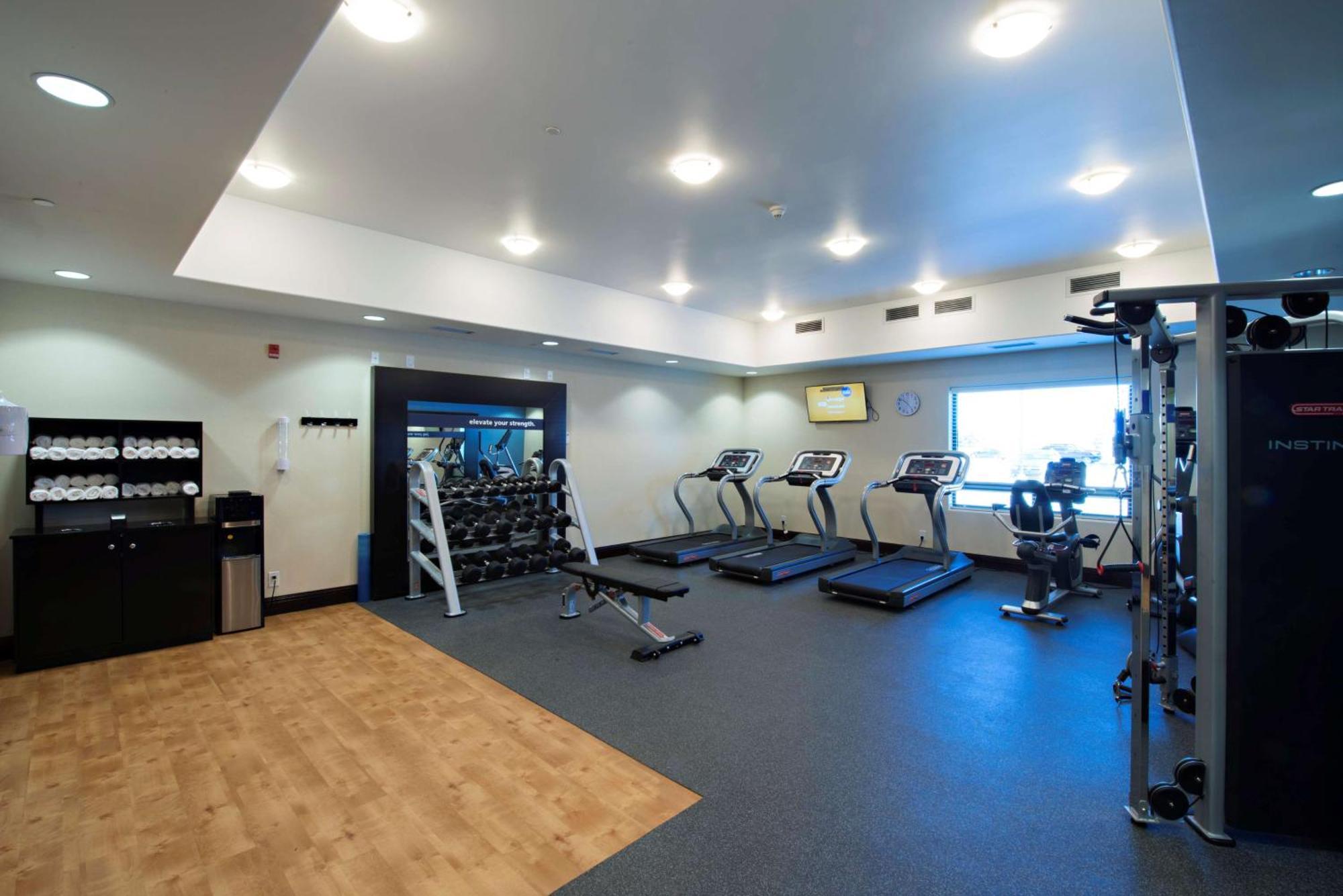 Hampton Inn Saskatoon South Экстерьер фото