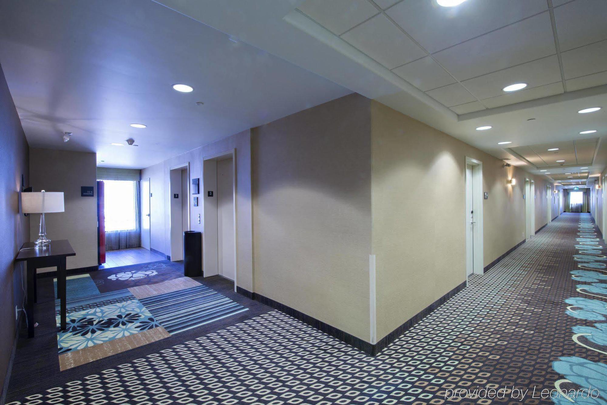 Hampton Inn Saskatoon South Экстерьер фото